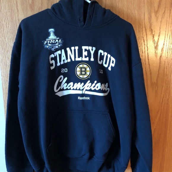 bruins stanley cup sweatshirt
